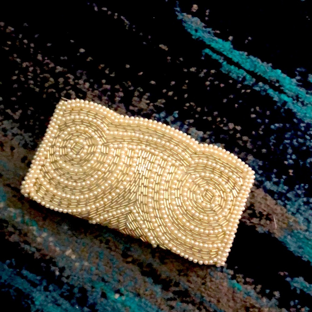 Small silver and white vintage beaded evening bag!
